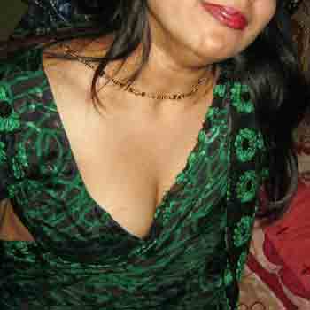 Heena Housewife Escort In Delhi